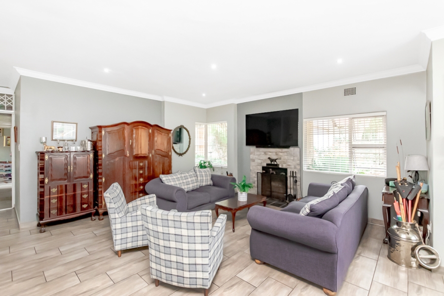 4 Bedroom Property for Sale in Linden Gauteng