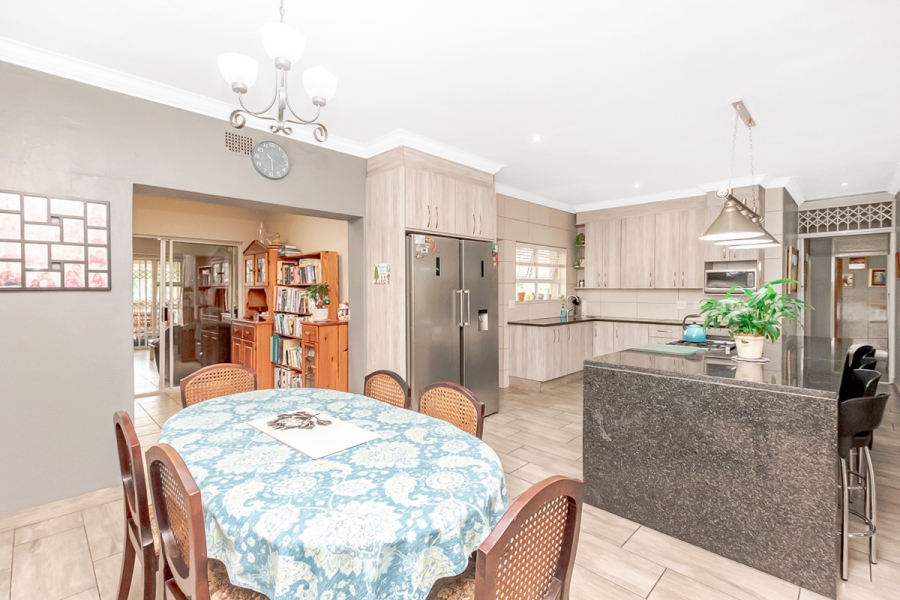 4 Bedroom Property for Sale in Linden Gauteng