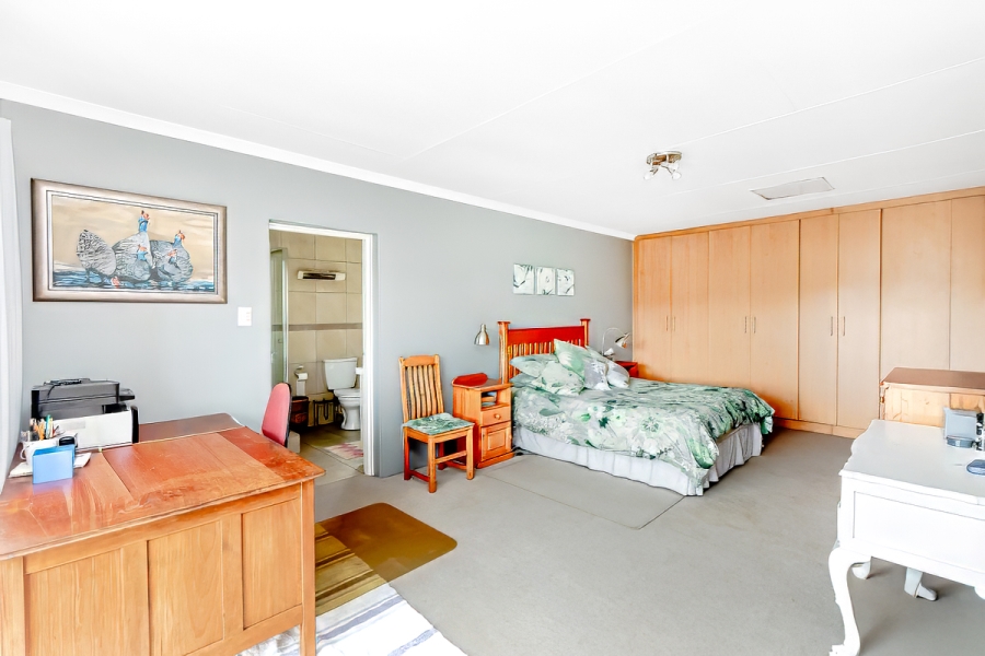 4 Bedroom Property for Sale in Linden Gauteng