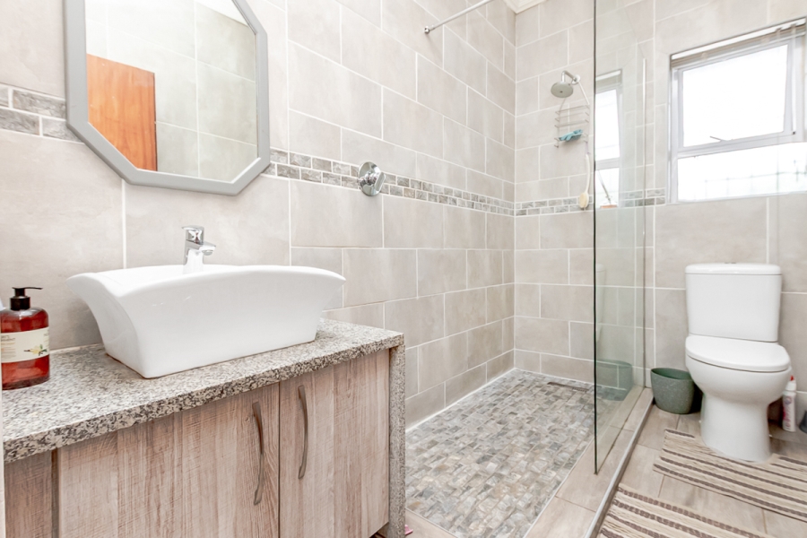 4 Bedroom Property for Sale in Linden Gauteng