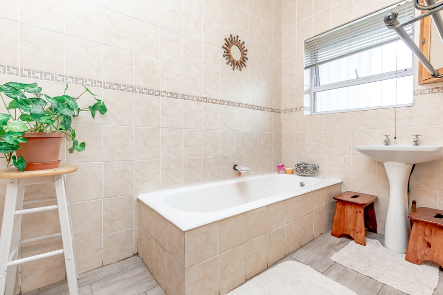 4 Bedroom Property for Sale in Linden Gauteng