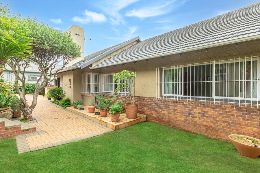 4 Bedroom Property for Sale in Linden Gauteng
