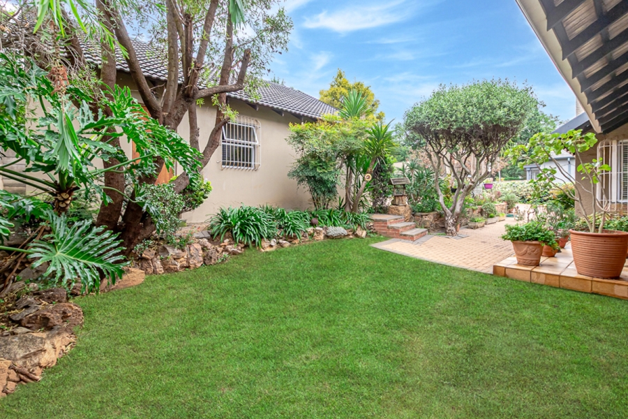 4 Bedroom Property for Sale in Linden Gauteng