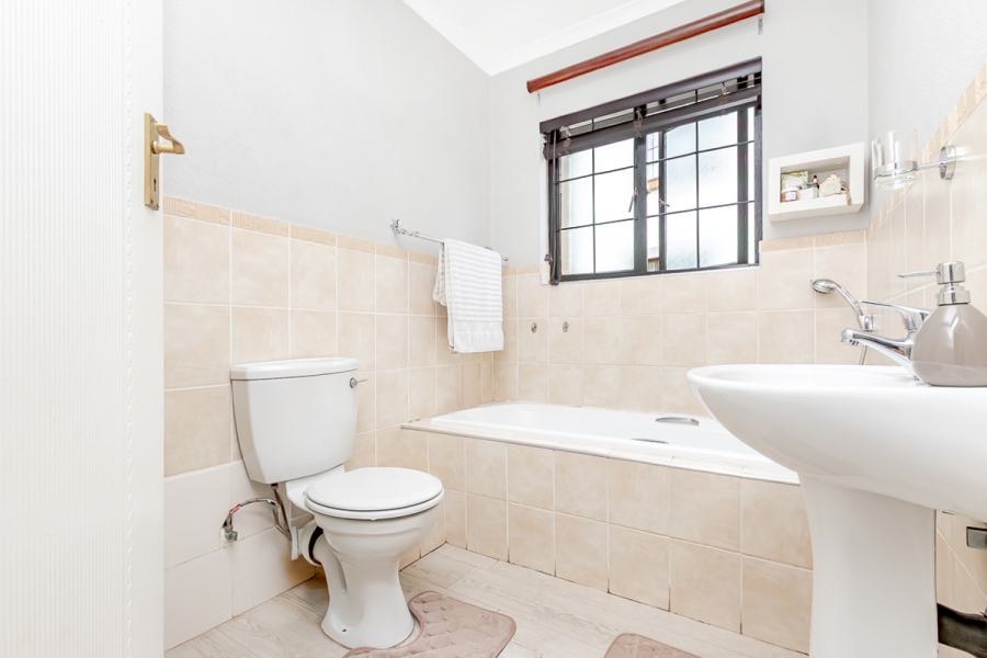 2 Bedroom Property for Sale in Bloubosrand Gauteng