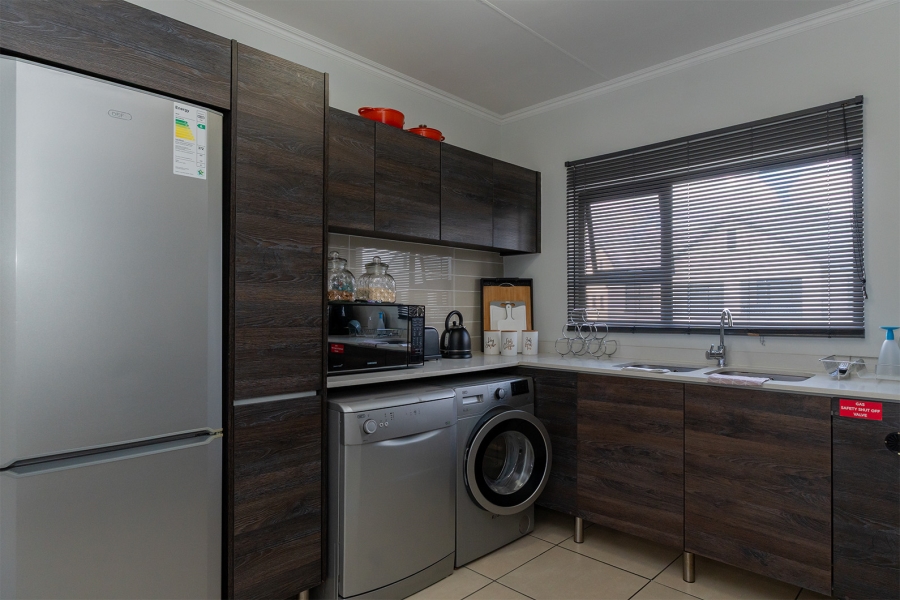 2 Bedroom Property for Sale in Greenstone Hill Gauteng