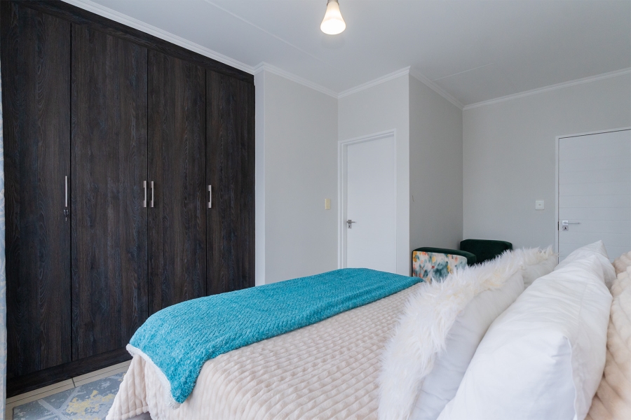 2 Bedroom Property for Sale in Greenstone Hill Gauteng