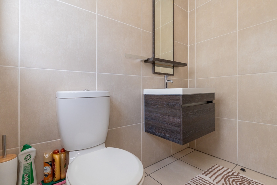 2 Bedroom Property for Sale in Greenstone Hill Gauteng