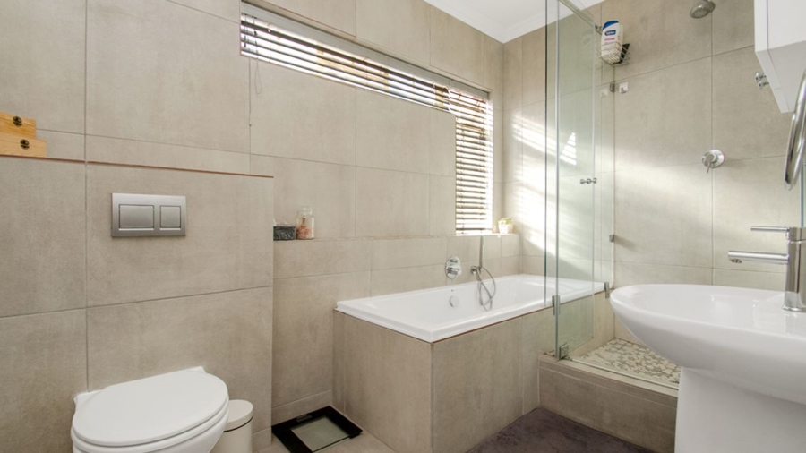 1 Bedroom Property for Sale in Edenburg Gauteng