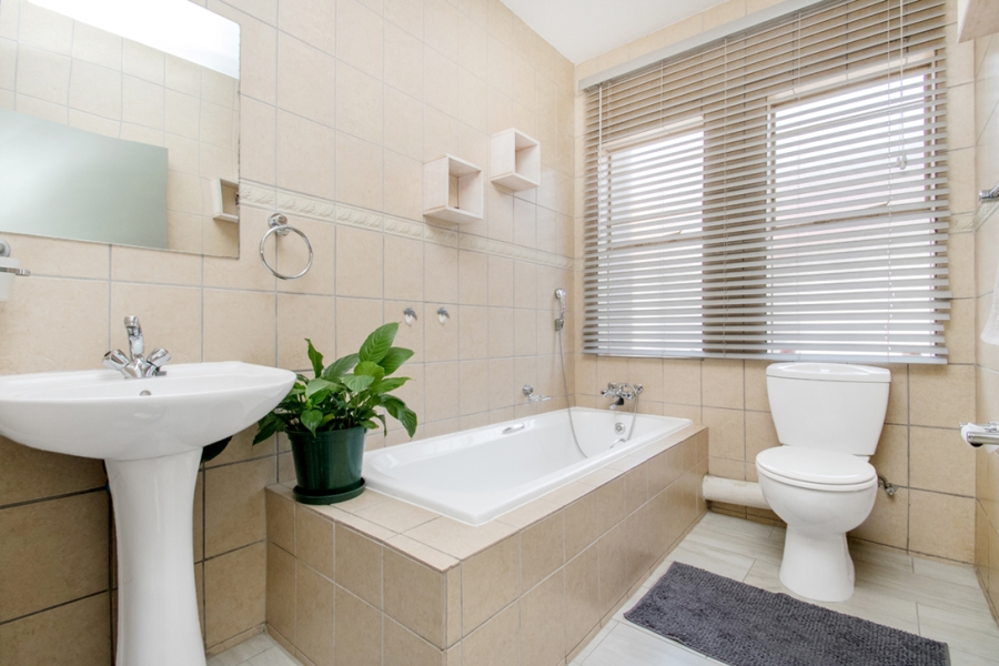 2 Bedroom Property for Sale in Sundowner Gauteng