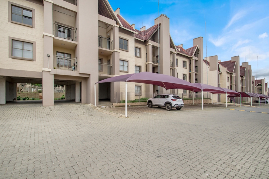 2 Bedroom Property for Sale in Sundowner Gauteng