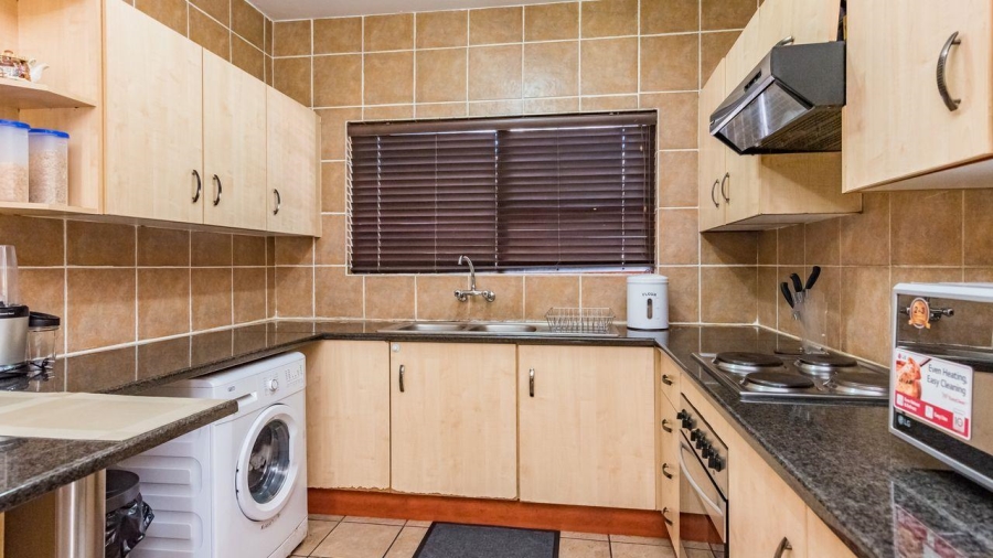 2 Bedroom Property for Sale in Sunninghill Gauteng