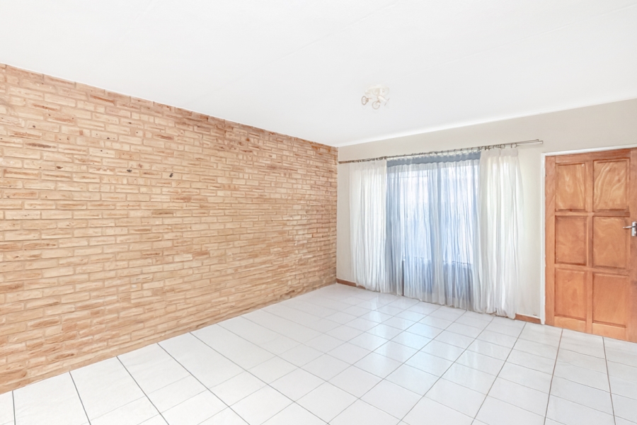 2 Bedroom Property for Sale in Noordheuwel Gauteng