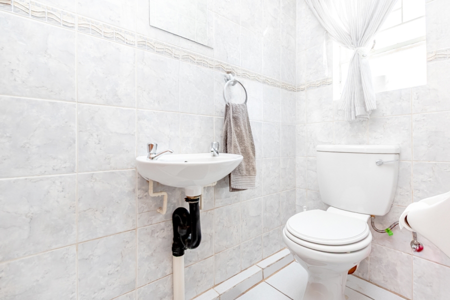 2 Bedroom Property for Sale in Noordheuwel Gauteng