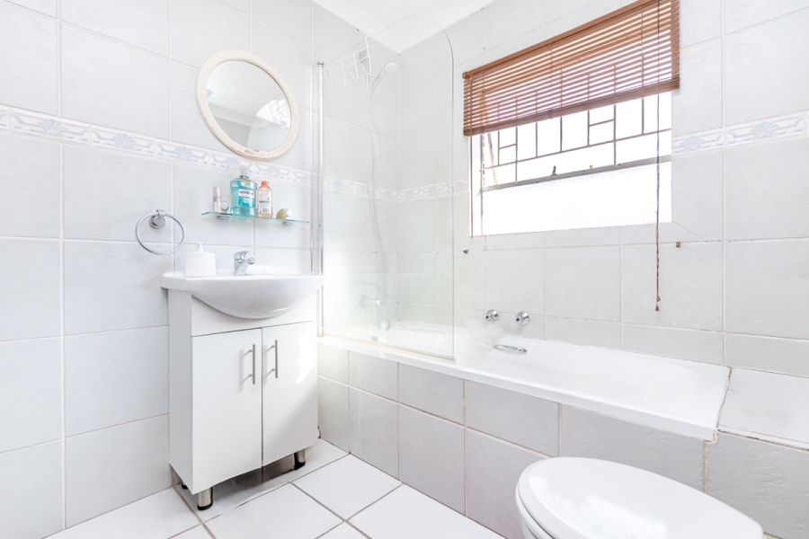 2 Bedroom Property for Sale in Noordheuwel Gauteng