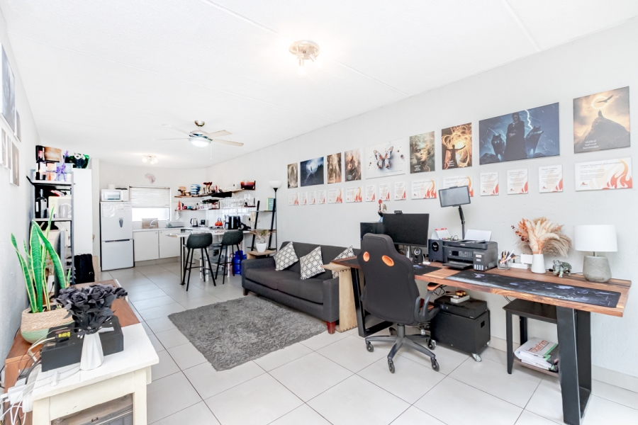 1 Bedroom Property for Sale in Paulshof Gauteng