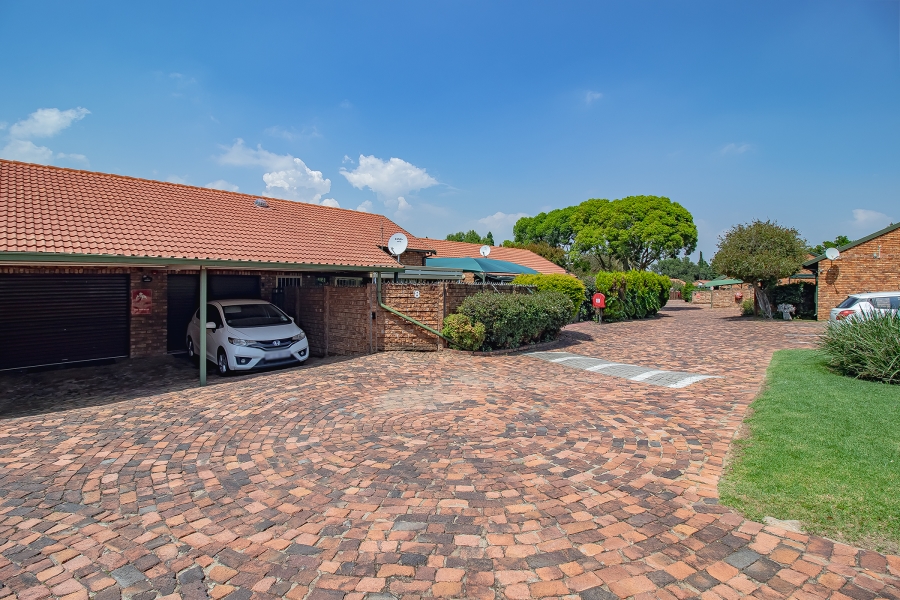 3 Bedroom Property for Sale in Elardus Park Gauteng