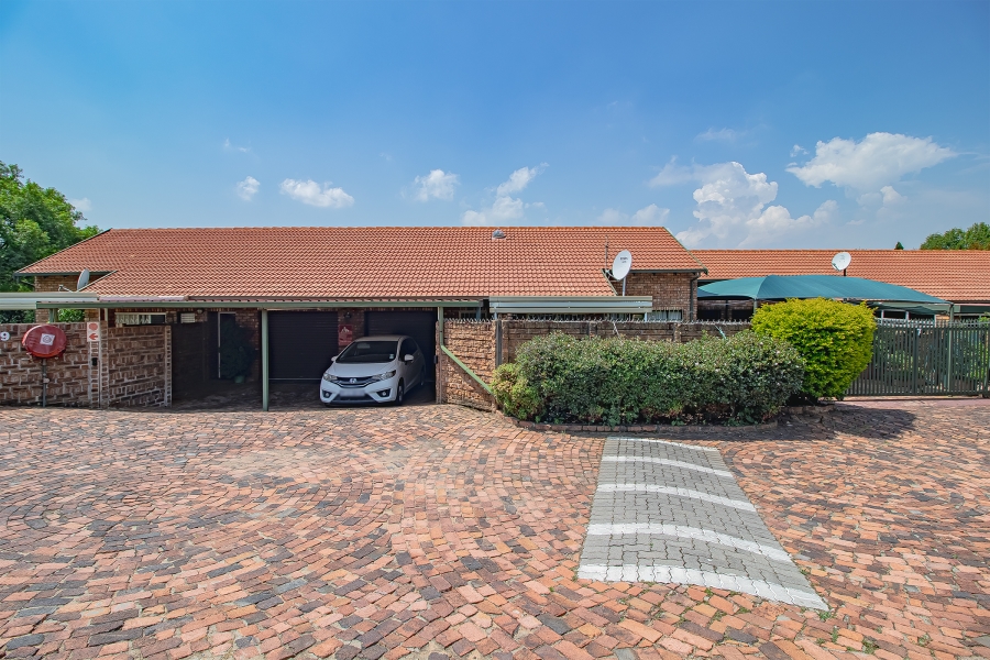 3 Bedroom Property for Sale in Elardus Park Gauteng