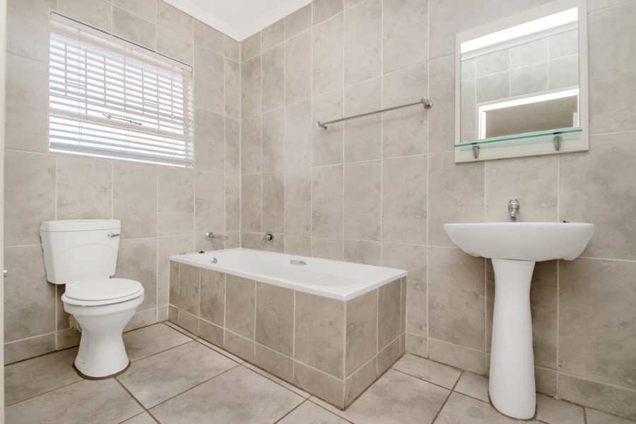 To Let 3 Bedroom Property for Rent in Honeydew Manor Gauteng