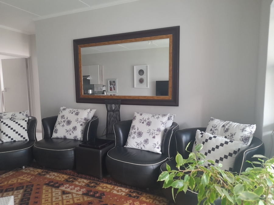 2 Bedroom Property for Sale in Glen Marais Gauteng