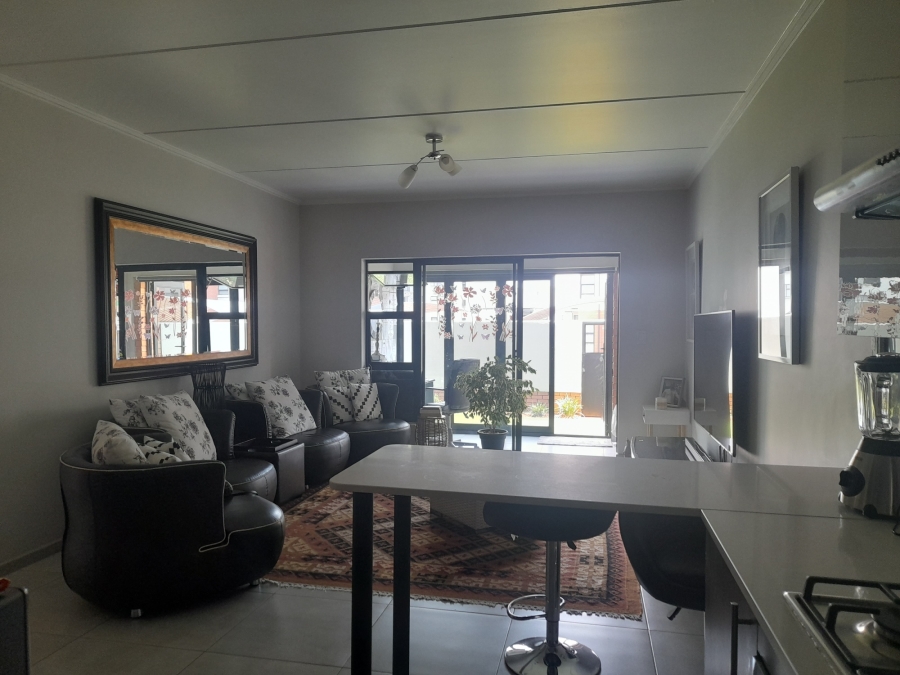 2 Bedroom Property for Sale in Glen Marais Gauteng