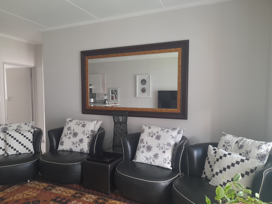 2 Bedroom Property for Sale in Glen Marais Gauteng