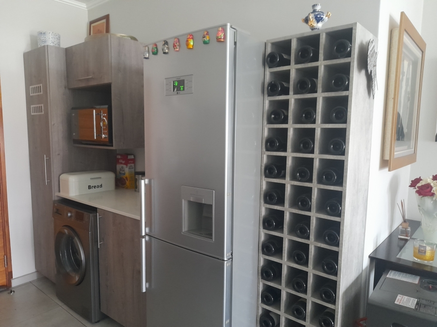 2 Bedroom Property for Sale in Glen Marais Gauteng