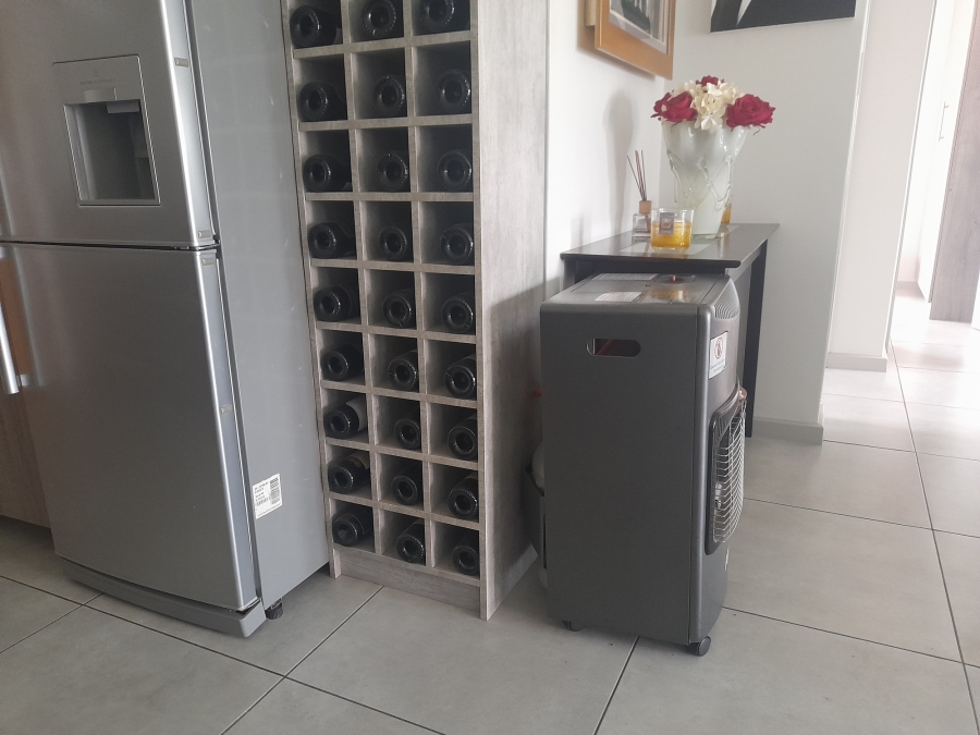 2 Bedroom Property for Sale in Glen Marais Gauteng