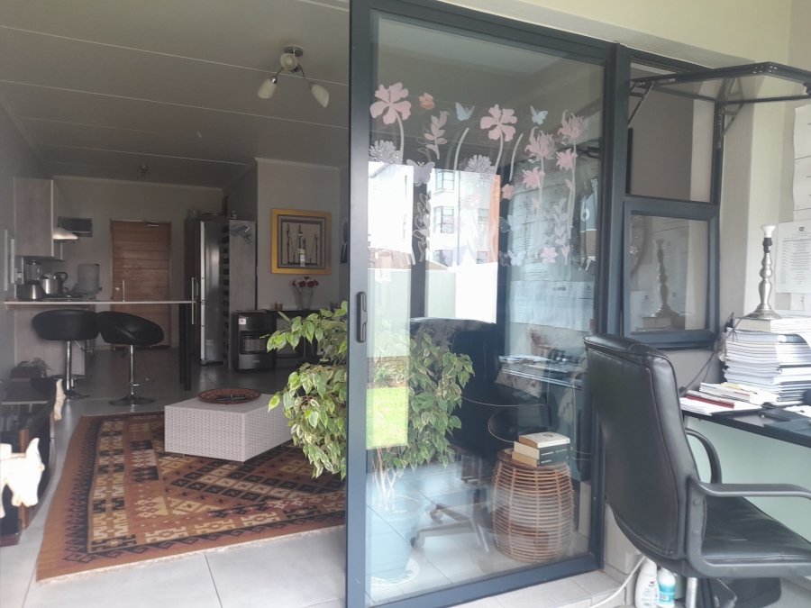 2 Bedroom Property for Sale in Glen Marais Gauteng
