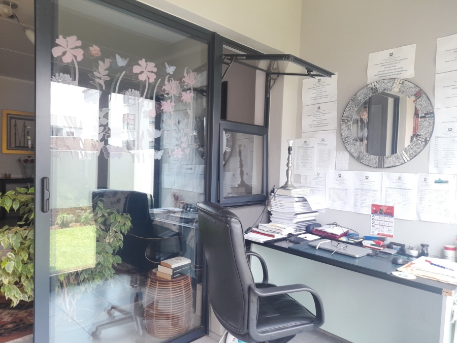 2 Bedroom Property for Sale in Glen Marais Gauteng