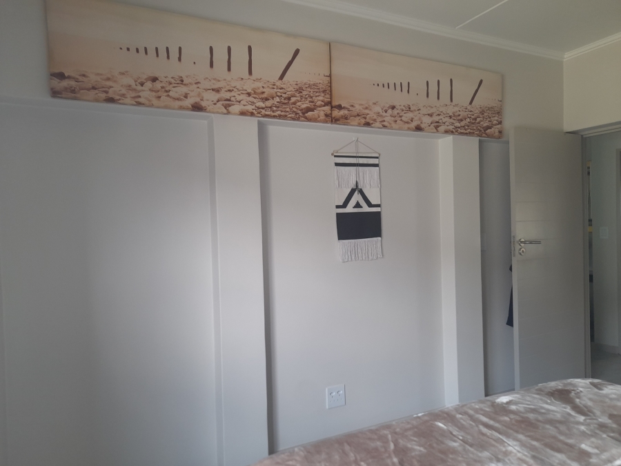 2 Bedroom Property for Sale in Glen Marais Gauteng