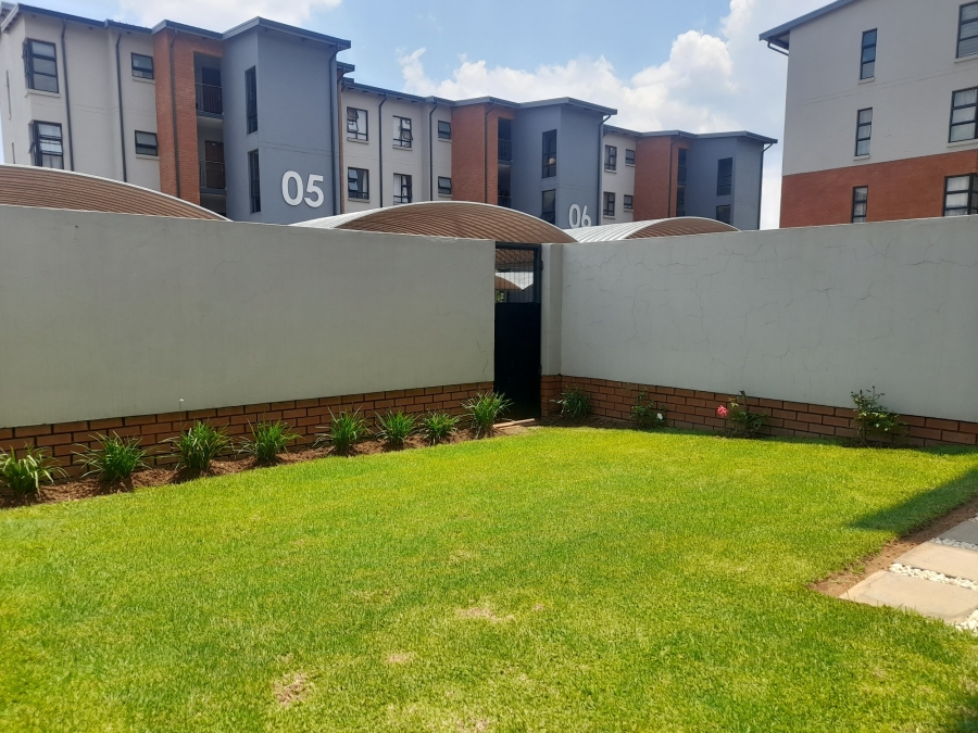 2 Bedroom Property for Sale in Glen Marais Gauteng