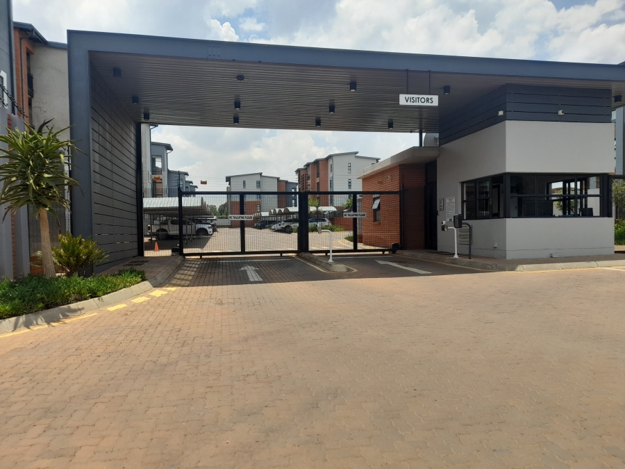 2 Bedroom Property for Sale in Glen Marais Gauteng