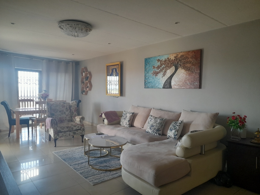 3 Bedroom Property for Sale in Bassonia Rock Gauteng