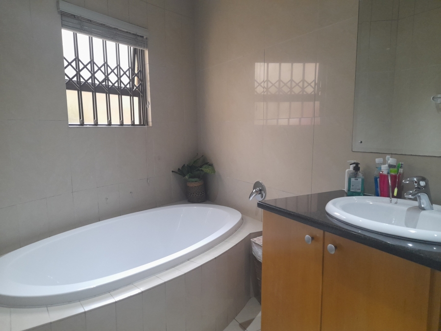 3 Bedroom Property for Sale in Bassonia Rock Gauteng