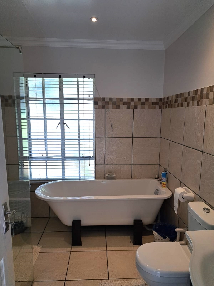 4 Bedroom Property for Sale in Douglasdale Gauteng