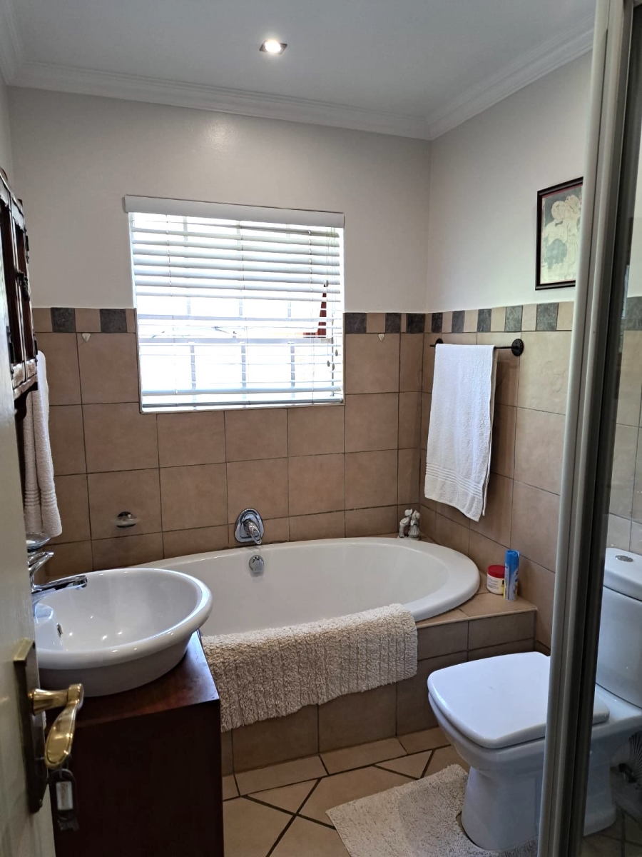4 Bedroom Property for Sale in Douglasdale Gauteng