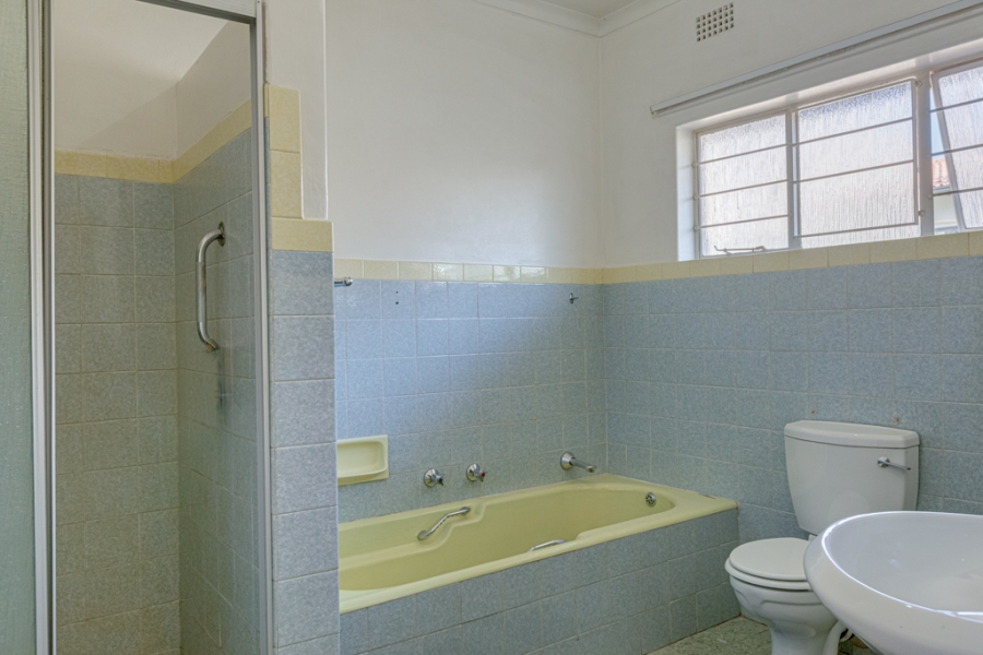 5 Bedroom Property for Sale in Linden Gauteng