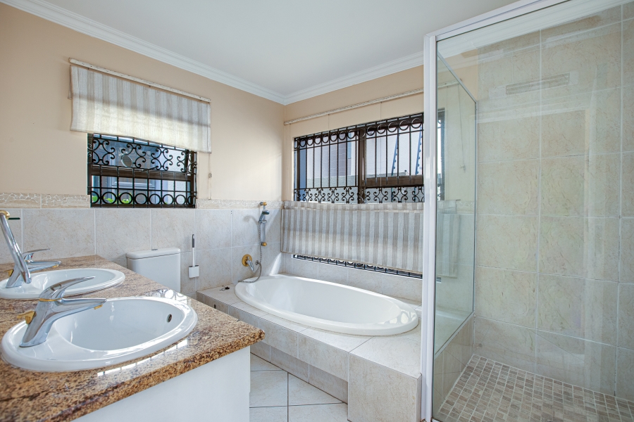 To Let 2 Bedroom Property for Rent in River Club Gauteng