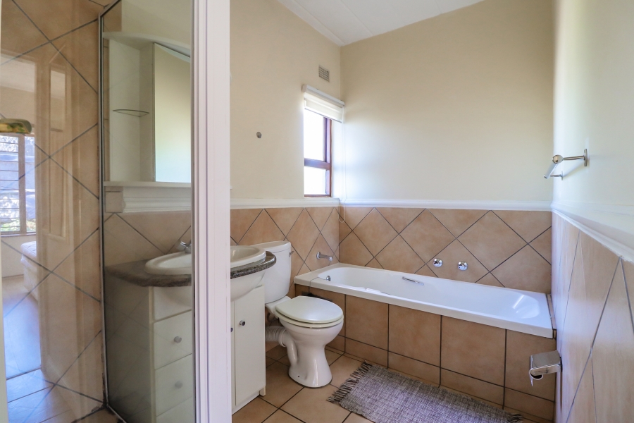 To Let 1 Bedroom Property for Rent in Melrose North Gauteng