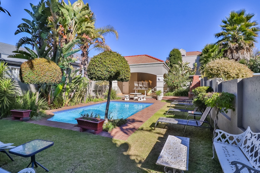 To Let 2 Bedroom Property for Rent in Melrose North Gauteng