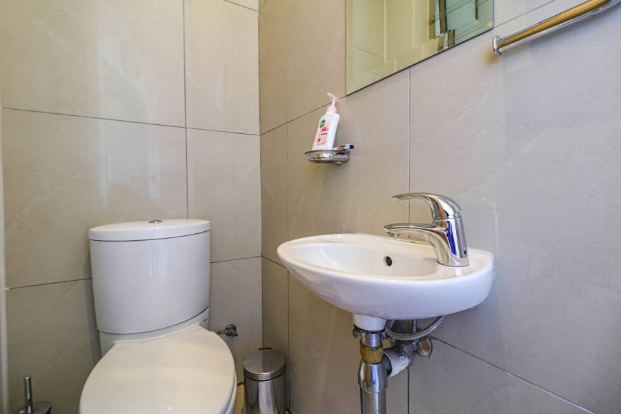 To Let 1 Bedroom Property for Rent in Sandton Central Gauteng