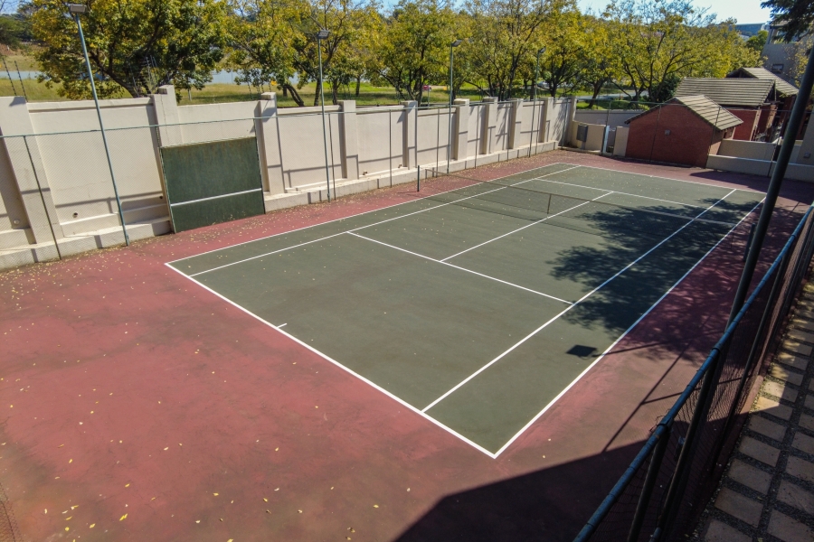 1 Bedroom Property for Sale in Bryanston Gauteng