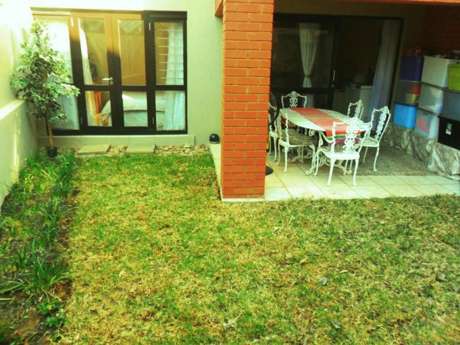 To Let 1 Bedroom Property for Rent in Pineslopes Gauteng