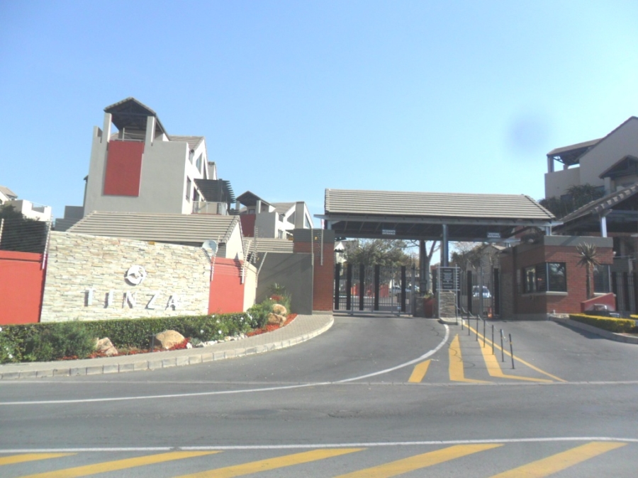 To Let 1 Bedroom Property for Rent in Pineslopes Gauteng