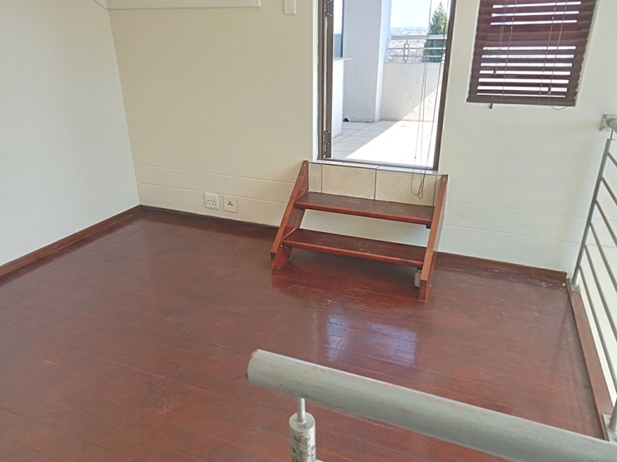 To Let 1 Bedroom Property for Rent in Douglasdale Gauteng