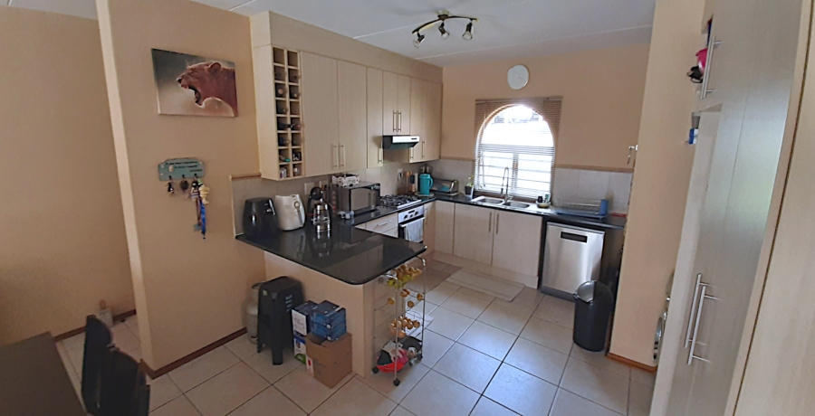 2 Bedroom Property for Sale in Noordhang Gauteng