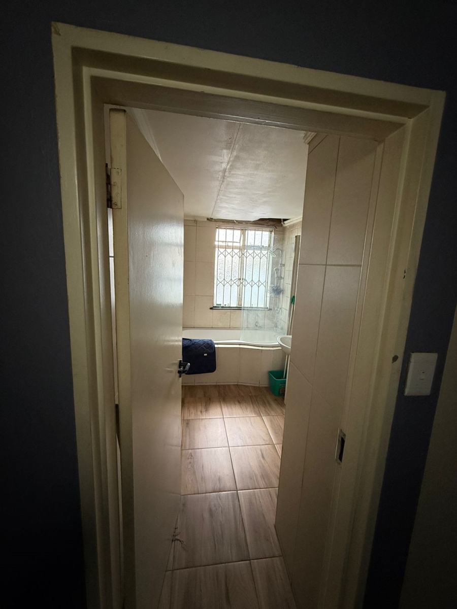 2 Bedroom Property for Sale in Johannesburg Central Gauteng