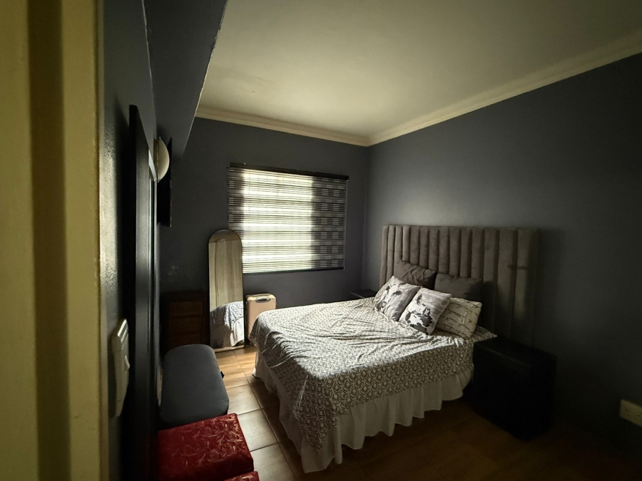 2 Bedroom Property for Sale in Johannesburg Central Gauteng