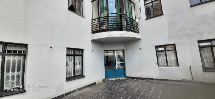 2 Bedroom Property for Sale in Johannesburg Central Gauteng