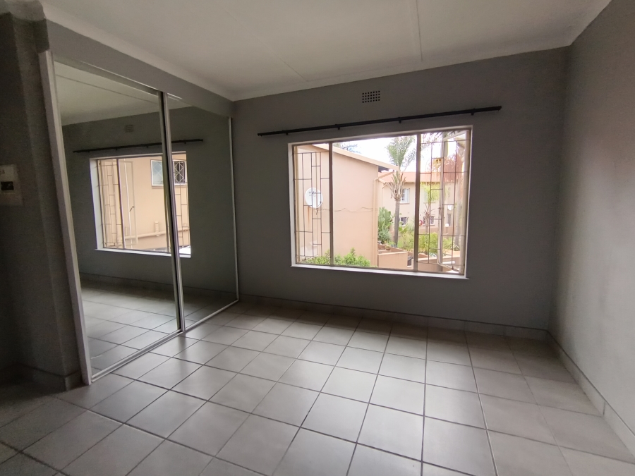 1 Bedroom Property for Sale in Verwoerdpark Gauteng